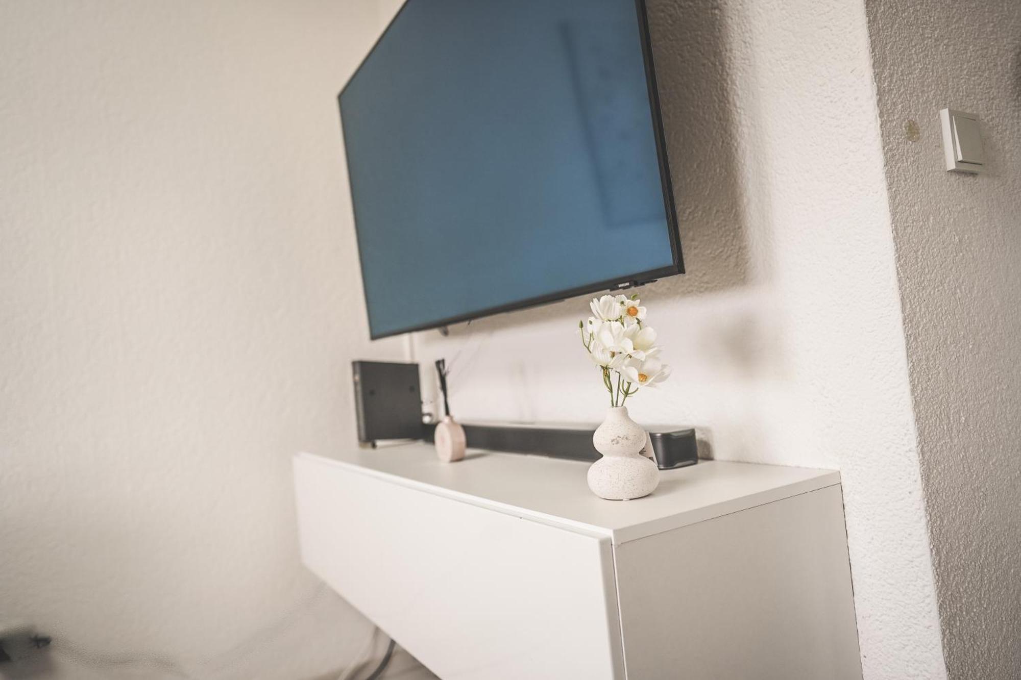 Luxus Maisonette Wohnung Am See, Wehome Premium Sankt Leon-Rot Ngoại thất bức ảnh