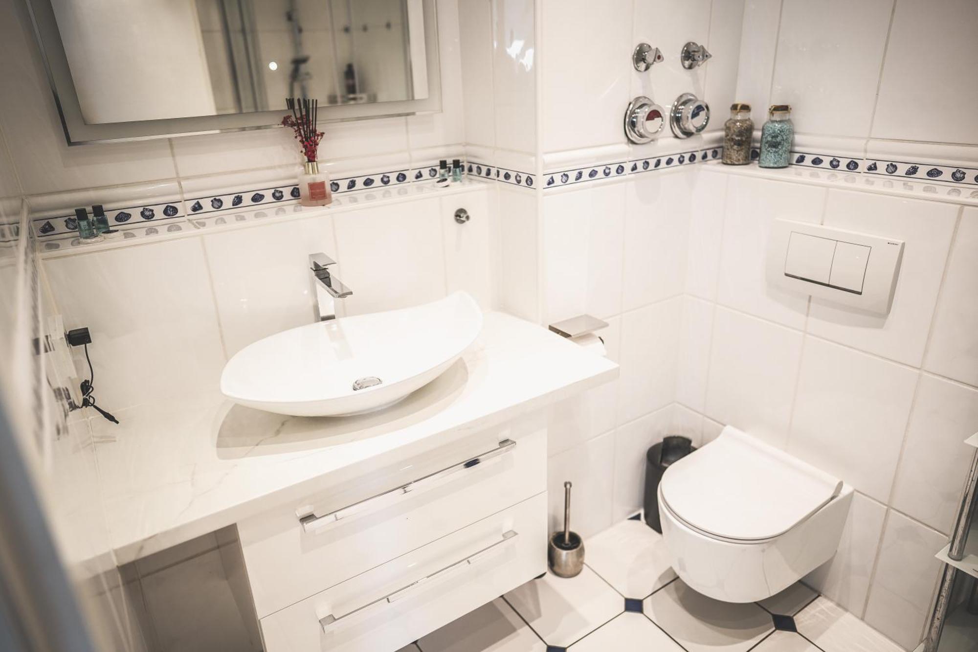 Luxus Maisonette Wohnung Am See, Wehome Premium Sankt Leon-Rot Ngoại thất bức ảnh