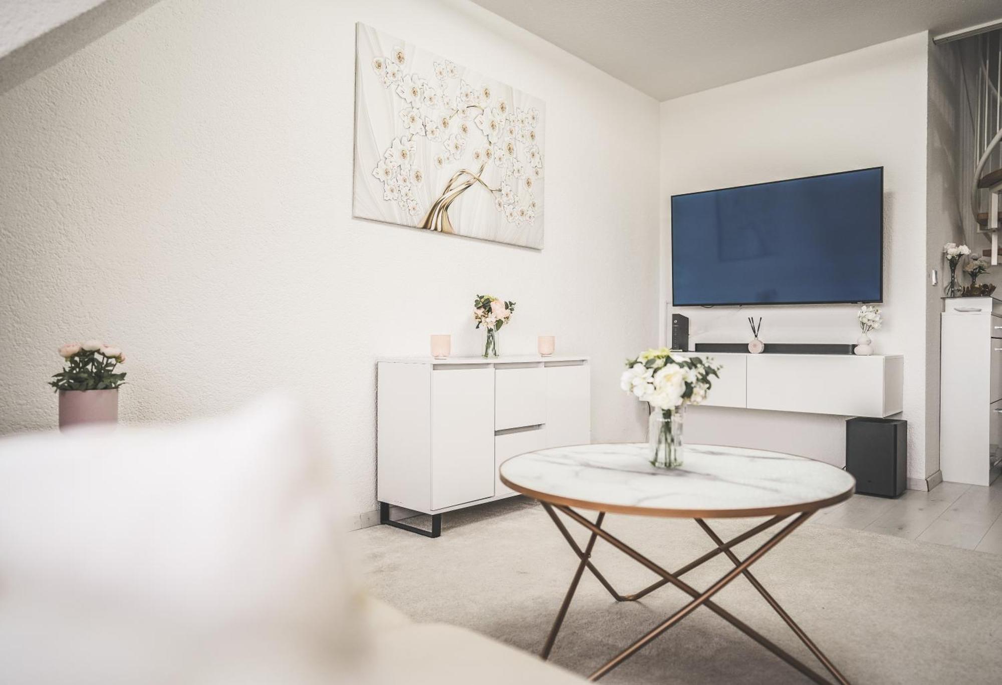 Luxus Maisonette Wohnung Am See, Wehome Premium Sankt Leon-Rot Ngoại thất bức ảnh