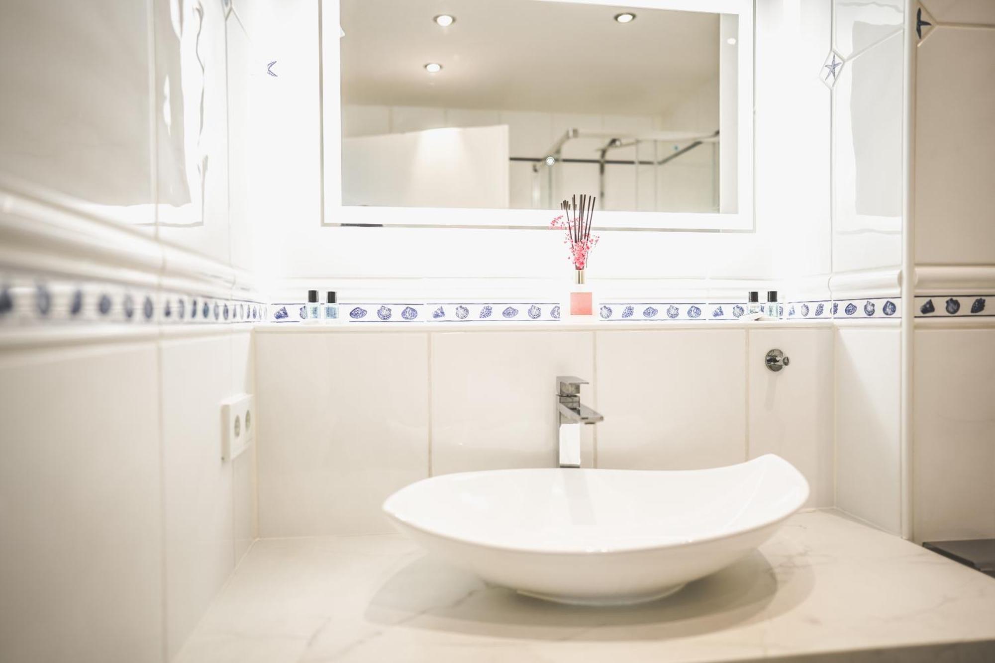 Luxus Maisonette Wohnung Am See, Wehome Premium Sankt Leon-Rot Ngoại thất bức ảnh