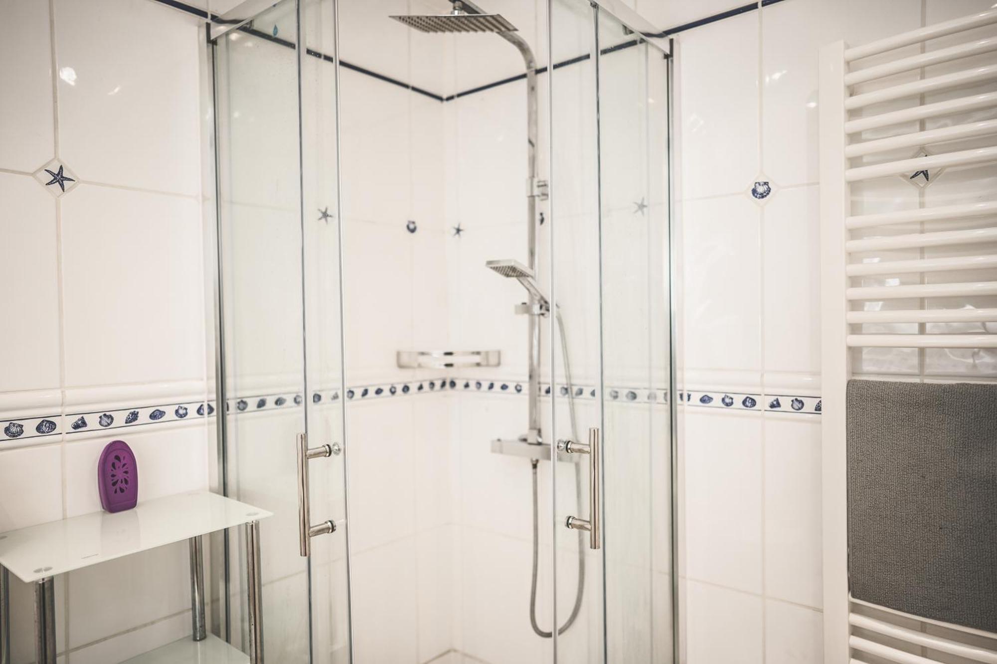 Luxus Maisonette Wohnung Am See, Wehome Premium Sankt Leon-Rot Ngoại thất bức ảnh